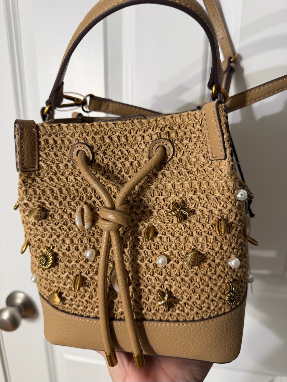 Steve Madden Straw Bucket Bag Shell Embellished Crossbody Latte Woven Beach Boho - Picture 3 of 10